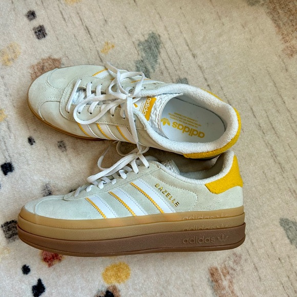 Adidas Gazelle Bold - Size 9.5 Sold Out! - Picture 2 of 2